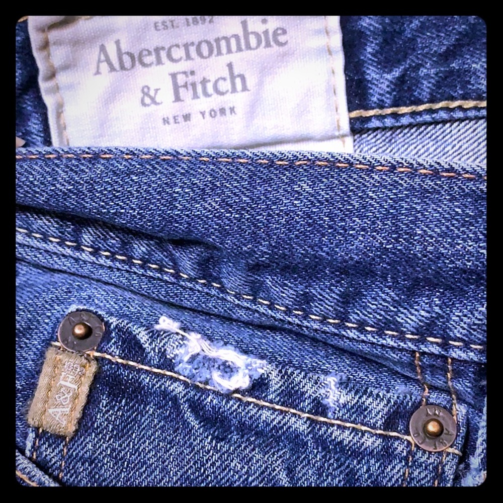 Preloved A&F blue jeans straight cut